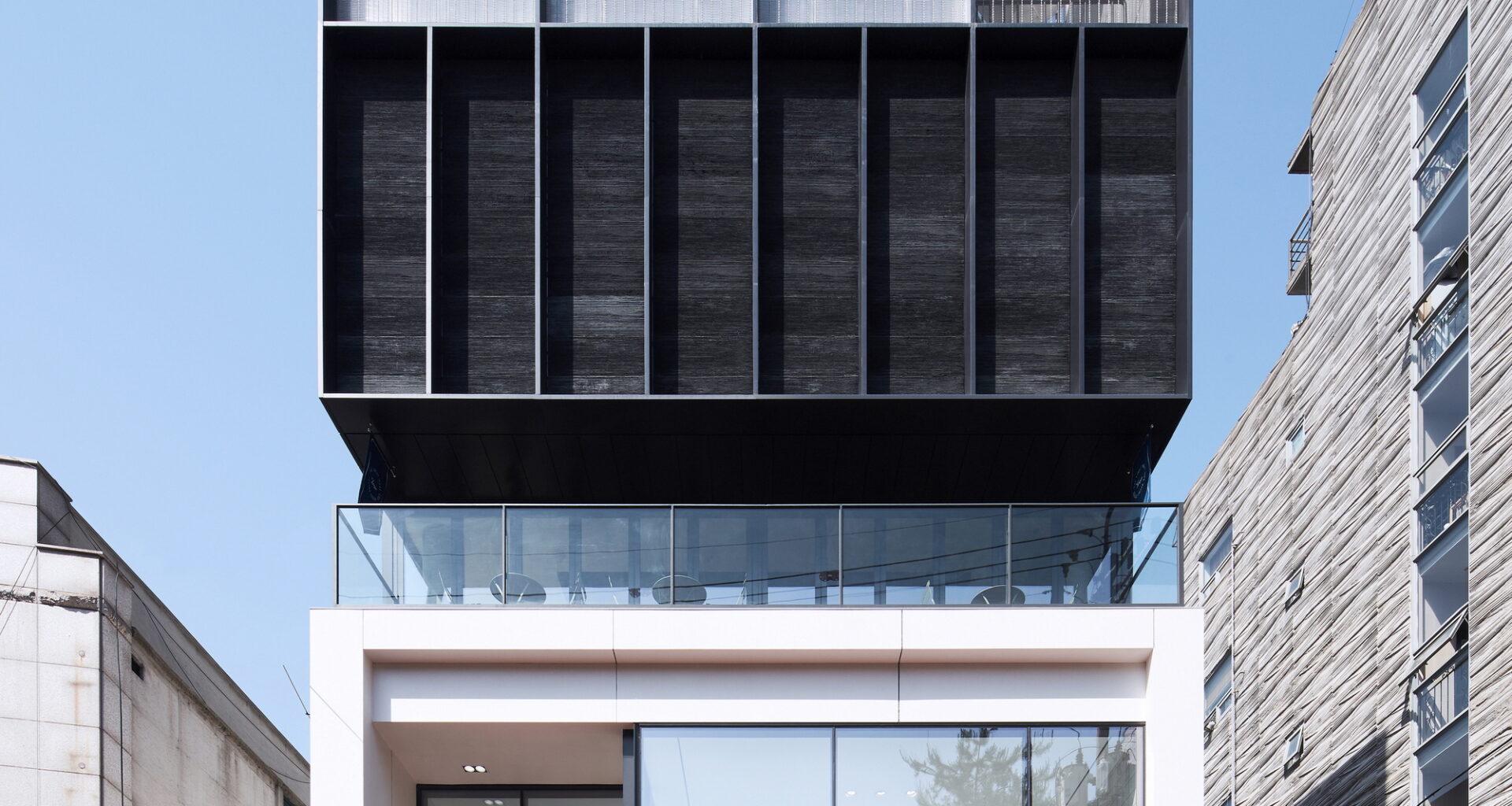 Triplet Code Sinsa Neighborhood Facility / L'EAU design