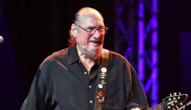 Steve Cropper, guitarist for Blues Brothers and Booker T & the MGs, dies aged 84 – The Irish Times