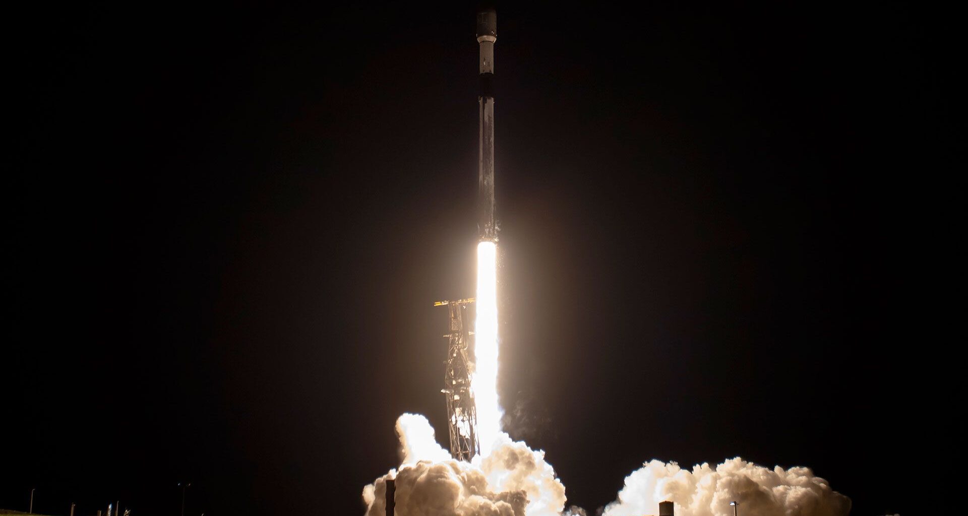 SpaceX launches Starlink satellites from California on 160th Falcon 9 flight of the year