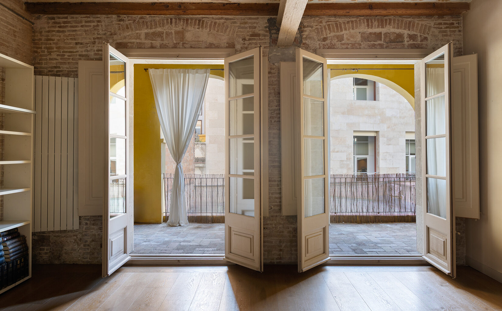One building, four homes and a brilliant location in Barcelona