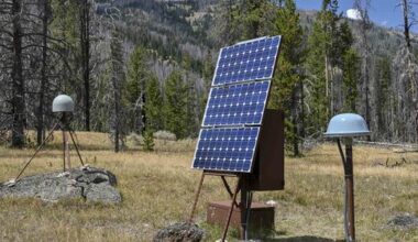 How GPS data navigate from satellites to your screen