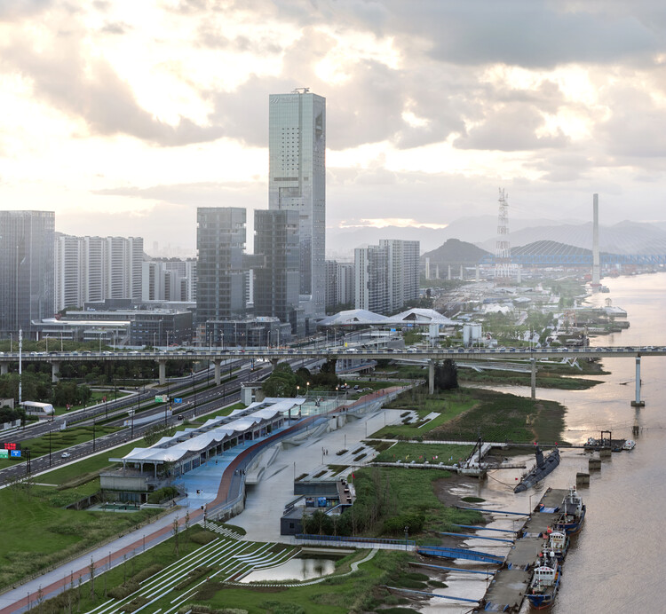 A Reborn Scenic Field Above Waves / TJAD Original Design Studio - Exterior Photography, Cityscape