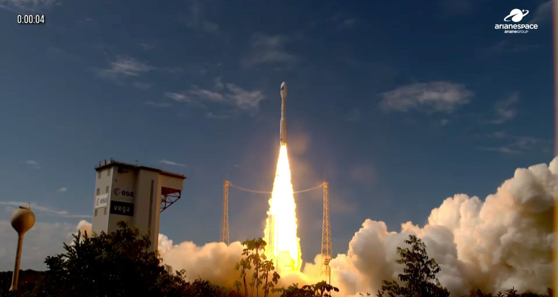 Europe's Vega C rocket launches advanced Korean Earth-observation satellite to orbit (video)
