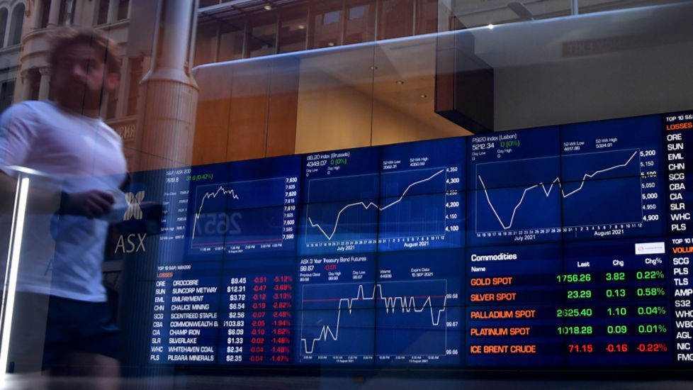 Australian shares fade for third day, gold stocks rally