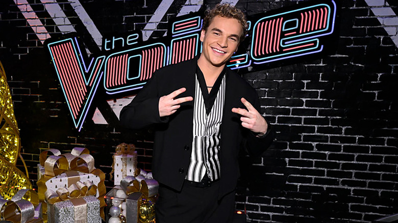 Aiden Ross in the Season 28 finale of The Voice