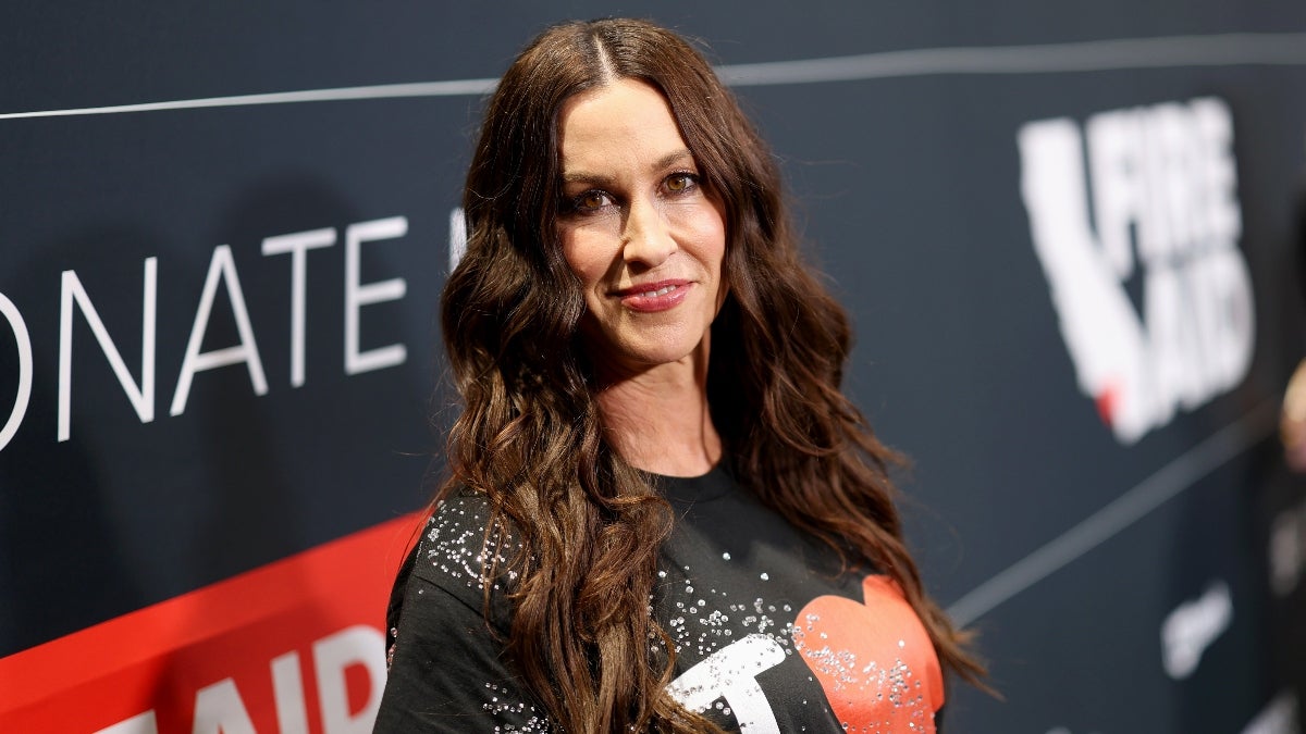 Alanis Morissette Claps Back at 'Ironic' Critics 30 Years Later: 'I'm Obsessed With Linguistics ... I Also Don't Care'