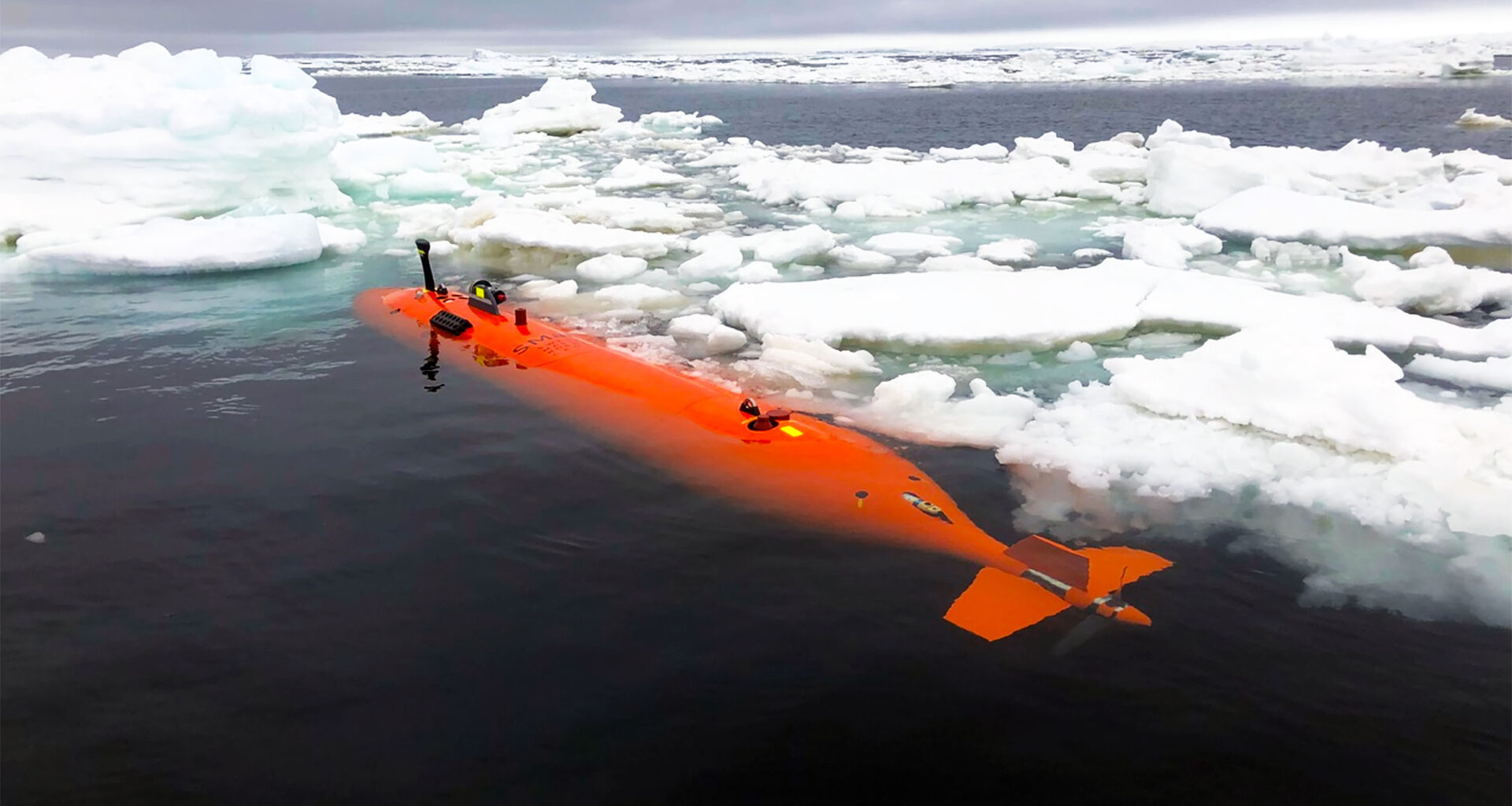 Ran submarine finds anomalous structures in Dotson Ice Shelf