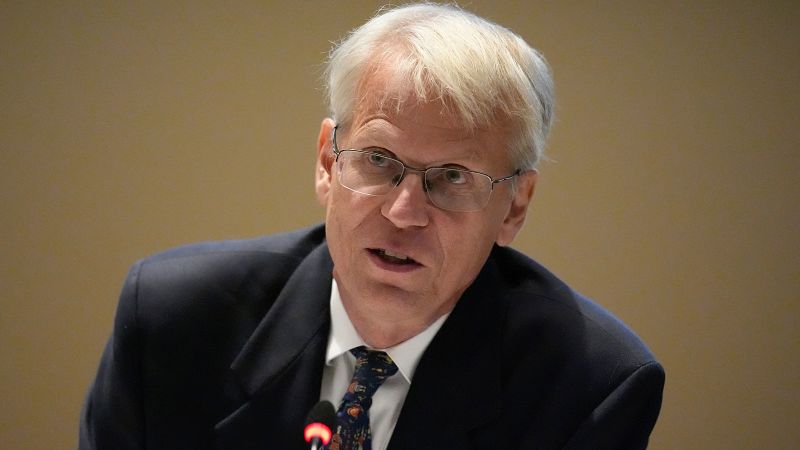 Chairman of vaccine committee leaves for new HHS job