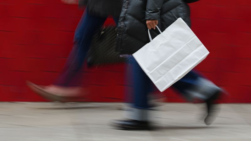 Why so many Americans dislike this fast-growing economy