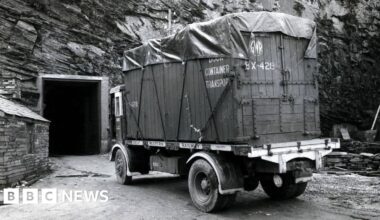 National Gallery unveils art to celebrate Gwynedd quarry's wartime role