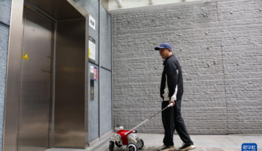 Shenzhen Metro launches AI-powered robotic ‘guide dog’ for visually impaired passengers, first in industry