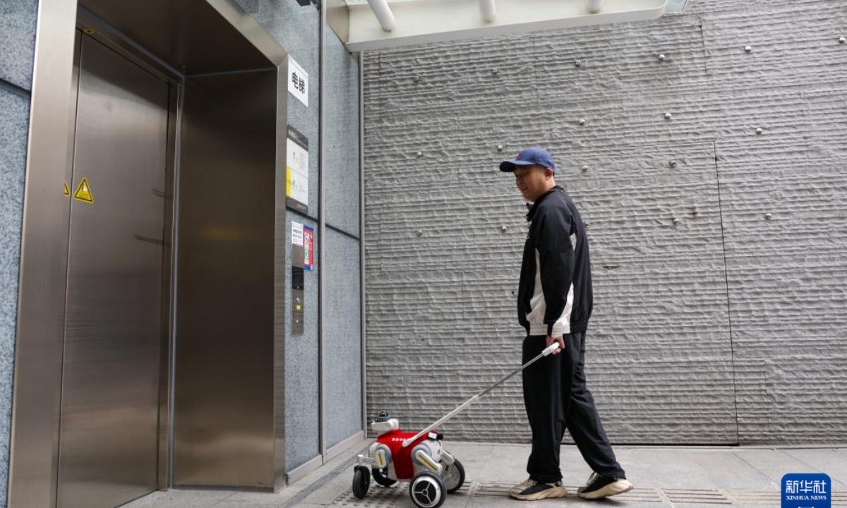Shenzhen Metro launches AI-powered robotic ‘guide dog’ for visually impaired passengers, first in industry