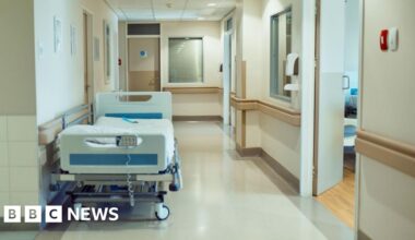 'Completely unacceptable' levels of corridor care in NI