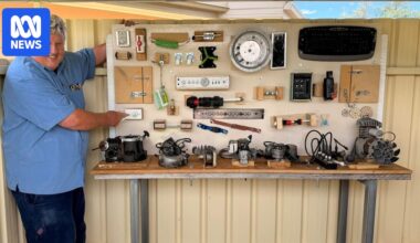 Hands-on memories spark connection for dementia residents at western NSW aged care home