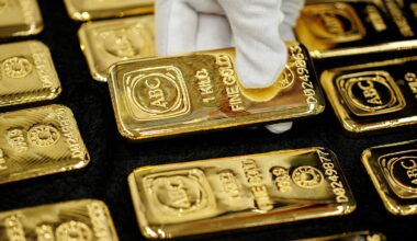 Gold Soars Above $4,500 for First Time on Geopolitics, Rates