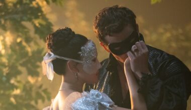 ‘Bridgerton’ Showrunner Talks Season 4′s ‘Juicy Conflict,’ Says It Was ‘Easiest Book to Adapt’ | Bridgerton, Netflix, Television | Celebrity News and Gossip | Entertainment, Photos and Videos