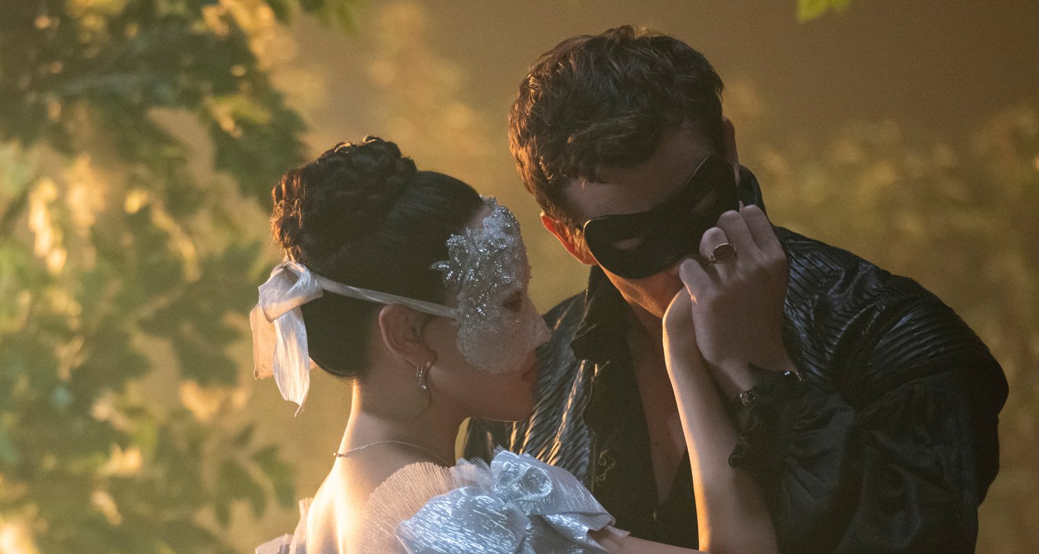 ‘Bridgerton’ Showrunner Talks Season 4′s ‘Juicy Conflict,’ Says It Was ‘Easiest Book to Adapt’ | Bridgerton, Netflix, Television | Celebrity News and Gossip | Entertainment, Photos and Videos