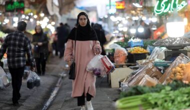 One gram of gold now equals a month’s wage for Iranian workers - ایران اینترنشنال