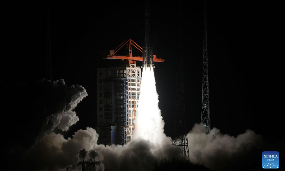A modified Long March-6 carrier rocket carrying the 15th group of low-orbit internet satellites blasts off from the Taiyuan Satellite Launch Center in north China's Shanxi Province, Dec. 9, 2025.
The satellite group was launched at 6:11 a.m. (Beijing Time) and entered its preset orbit successfully. (Photo by Shang Yuhang/Xinhua)
