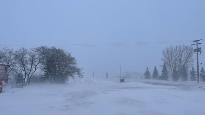 RCMP, Ministry of Highways warn drivers about deteriorating conditions as Alberta clipper slams Saskatchewan