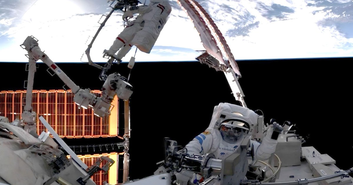 Chinese Astronauts Clamber Outside Space Station to Inspect Damaged Spacecraft