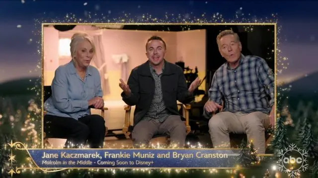 ABC Jane Kaczmarek, Bryan Cranston, and Frankie Muniz on set of the 'Malcolm in the Middle' revival
