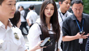 Former NewJeans member Danielle, center, appears at Seoul Central District Court in southern Seoul on Aug. 14. [NEWS1]