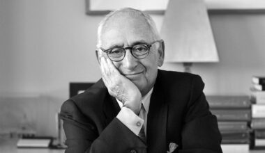How Robert A.M. Stern Championed ‘Modern Traditionalism’ in Architecture | Features