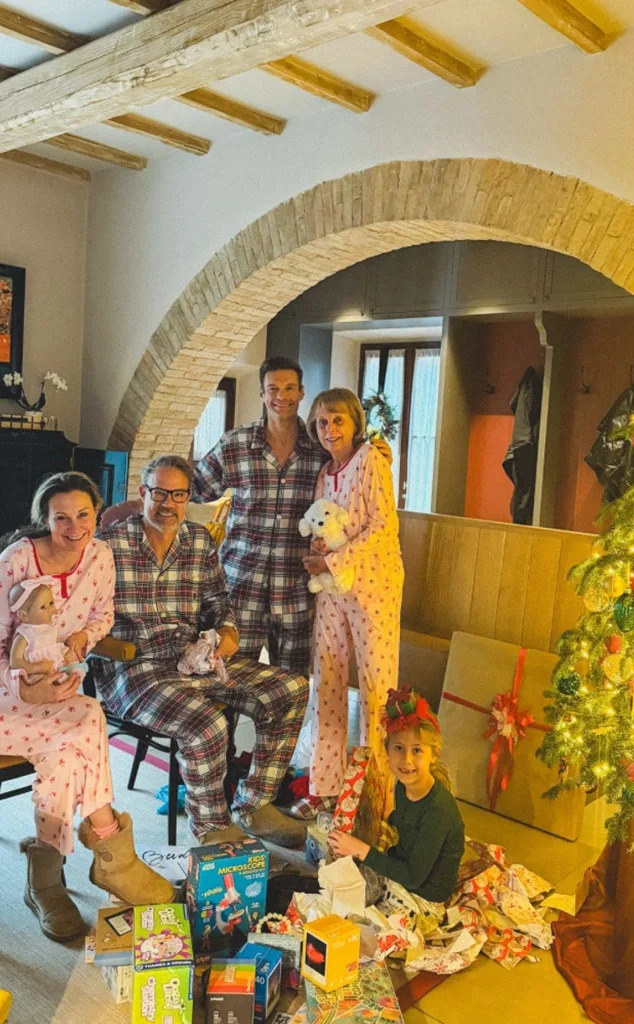 <p>Ryan Seacrest</p>