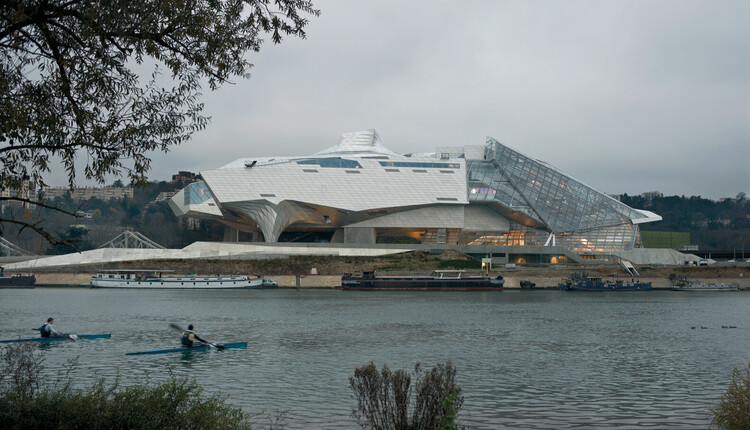 Farewell to Masters: Remembering the Architects We Lost in 2025 - Image 32 of 38