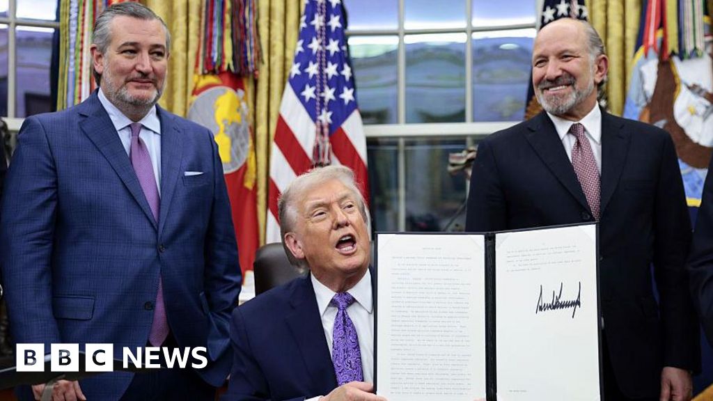 Trump signs order blocking states from enforcing own AI rules