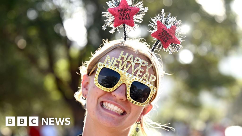 Sydney sends message of peace for New Year's after Bondi terror attack