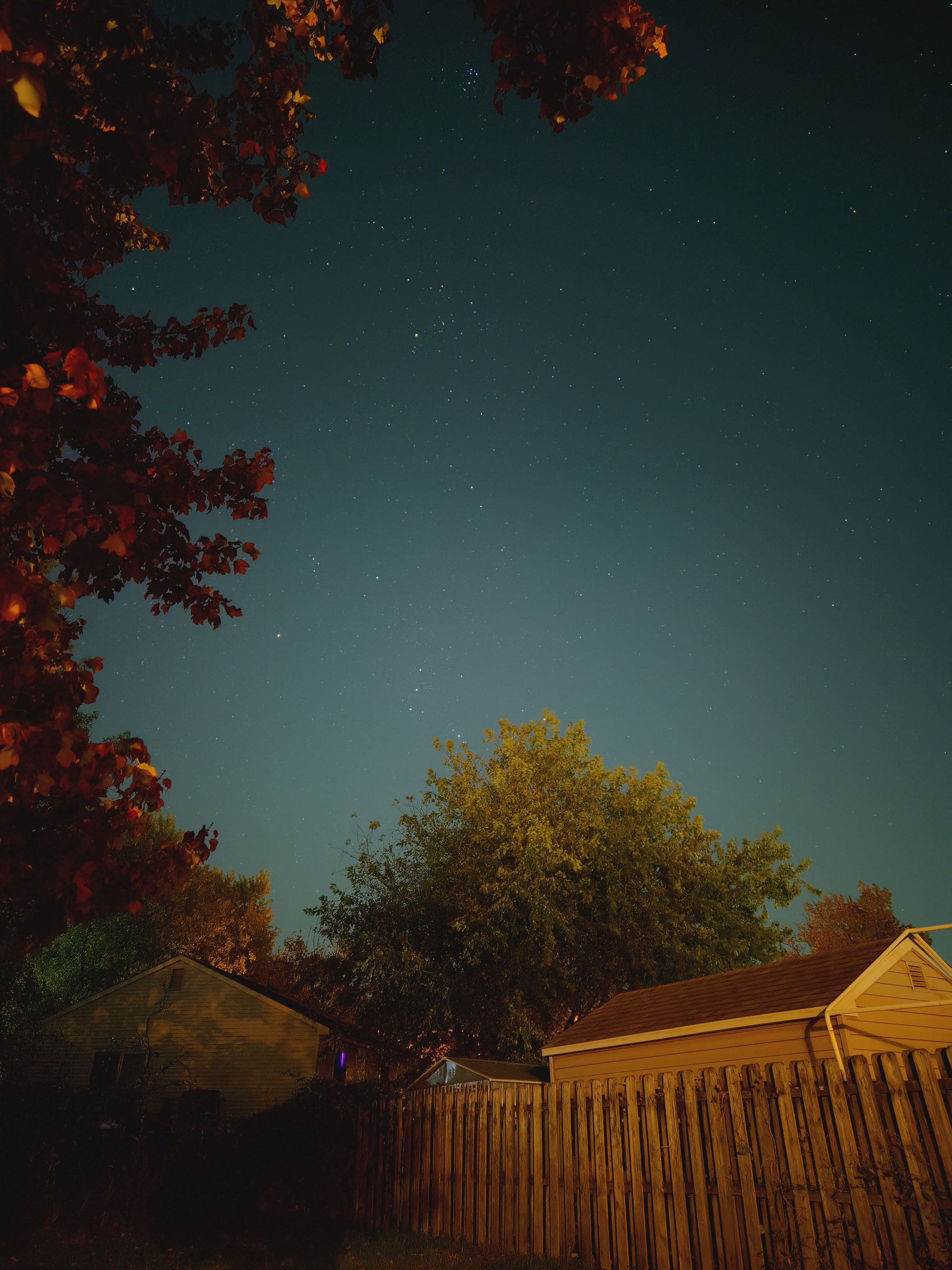 Galaxy Z Flip 7 astrophotography sample.