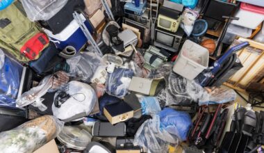 How to tell the difference between hoarding and clutter