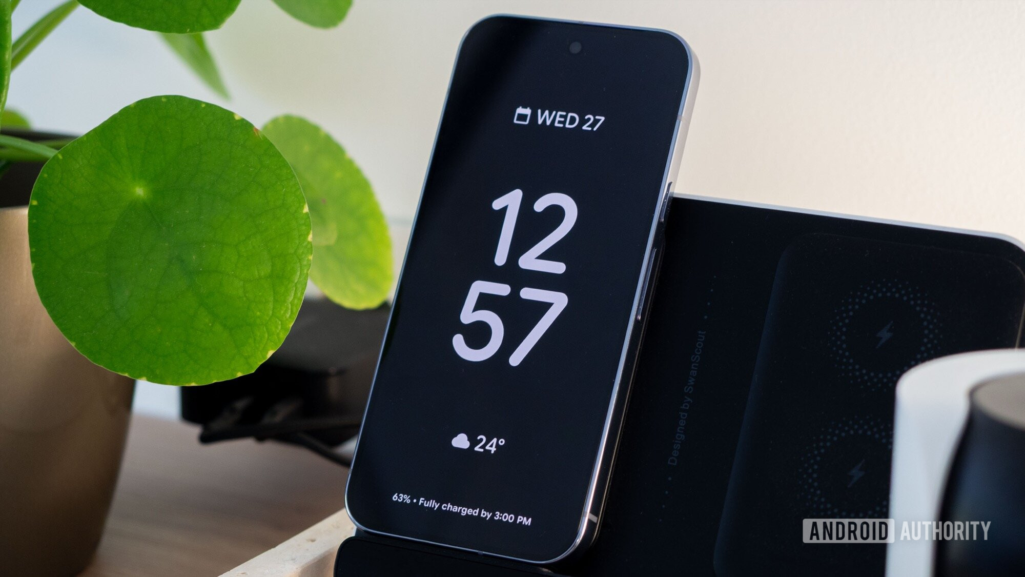 google pixel 10 pro screen saver digital clock