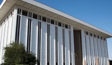 Saudi banking assets hit record SR4.94 trillion as sector posts strongest growth - Gulf News