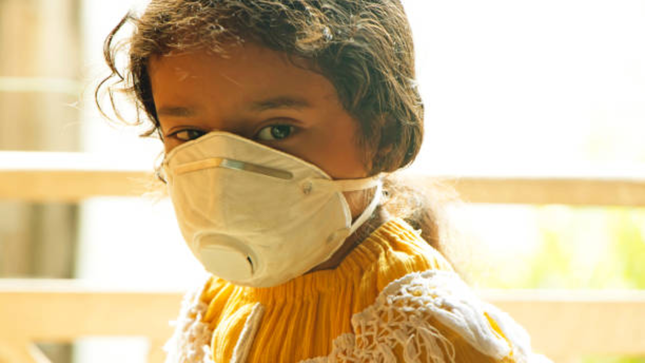 How to safeguard children from winter pneumonia