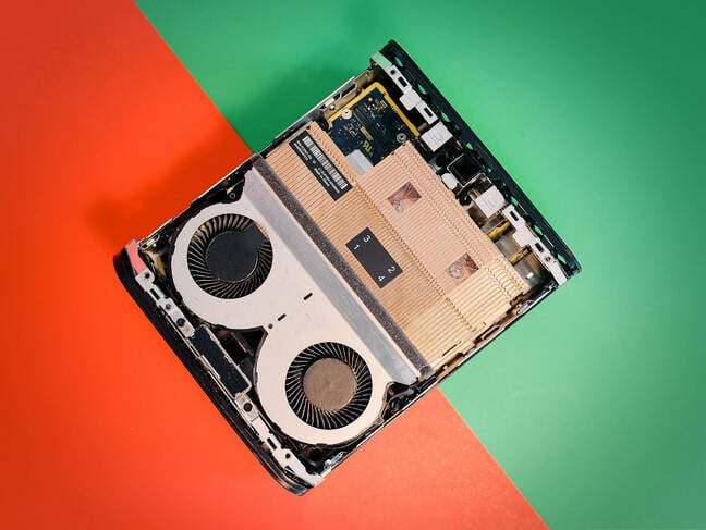 HP's design is far easier than the Spark to service with a lid that removes with a press of a button