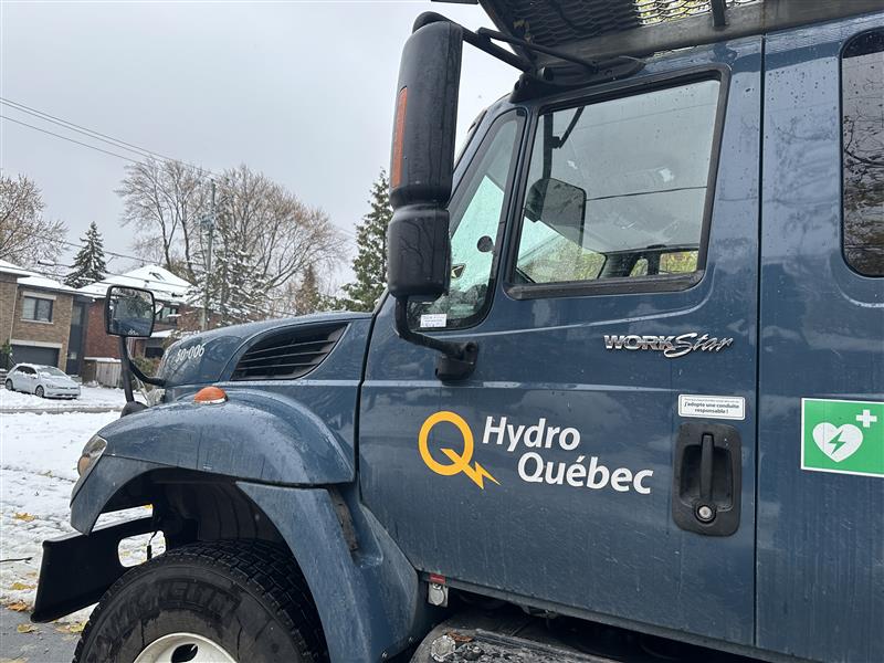 High winds and freezing rain leave thousands without power in Montreal