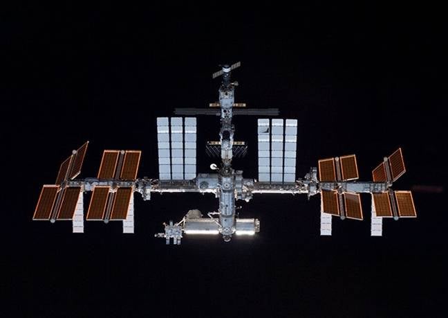 ISS hits rare full house as all eight docking ports ocupado • The Register