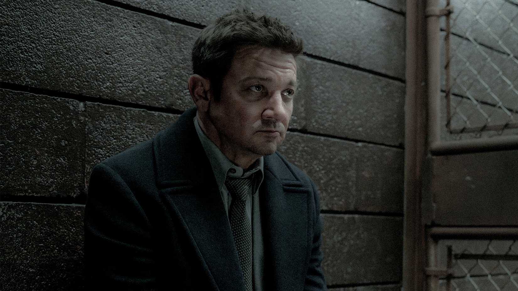 Jeremy Renner as Mike McLusky in Mayor of Kingstown episode 6, season 4