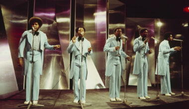 5 Love Songs That Will Have Every Boomer Crying Into Their Coffee