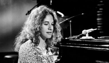 '70s Breakup Songs That Take Every Boomer Back To Their First Heartache