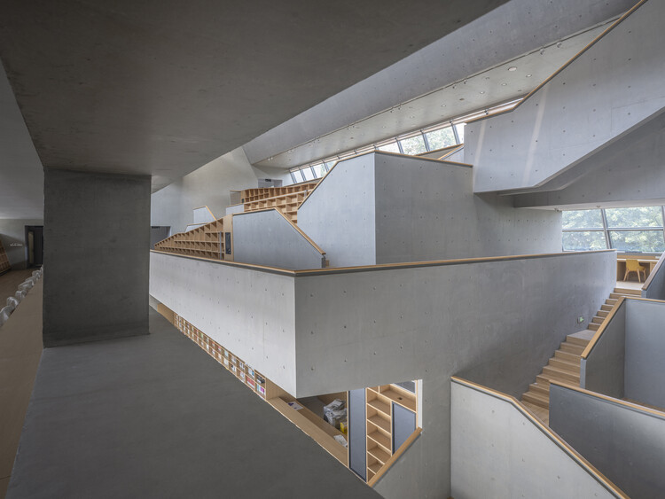 Library of the High School Affiliated to Nanjing Normal University, Xiaozhuang Campus / Atelier FCJZ - Image 1 of 39