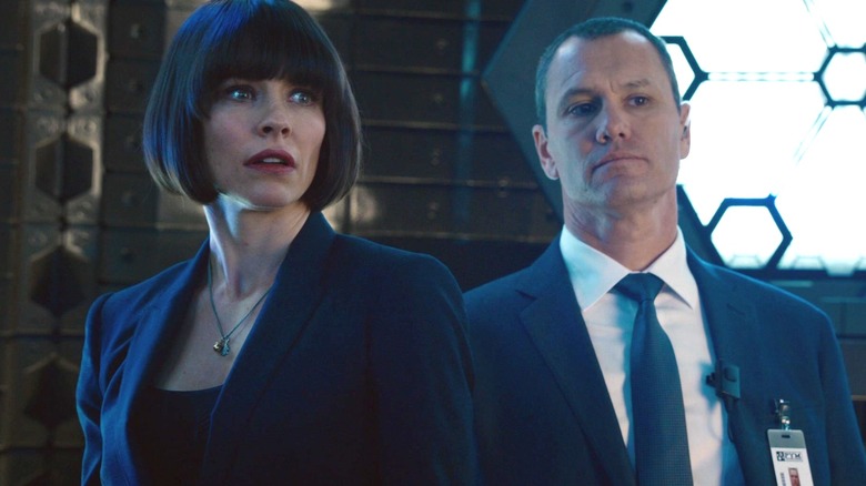 Hope van Dyne and a stuffy security guard in Ant-Man