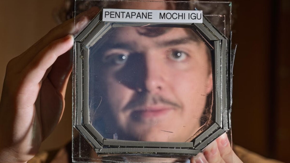 High-Tech 'Bubble Wrap' Lets You Hold Fire Without Getting Burned