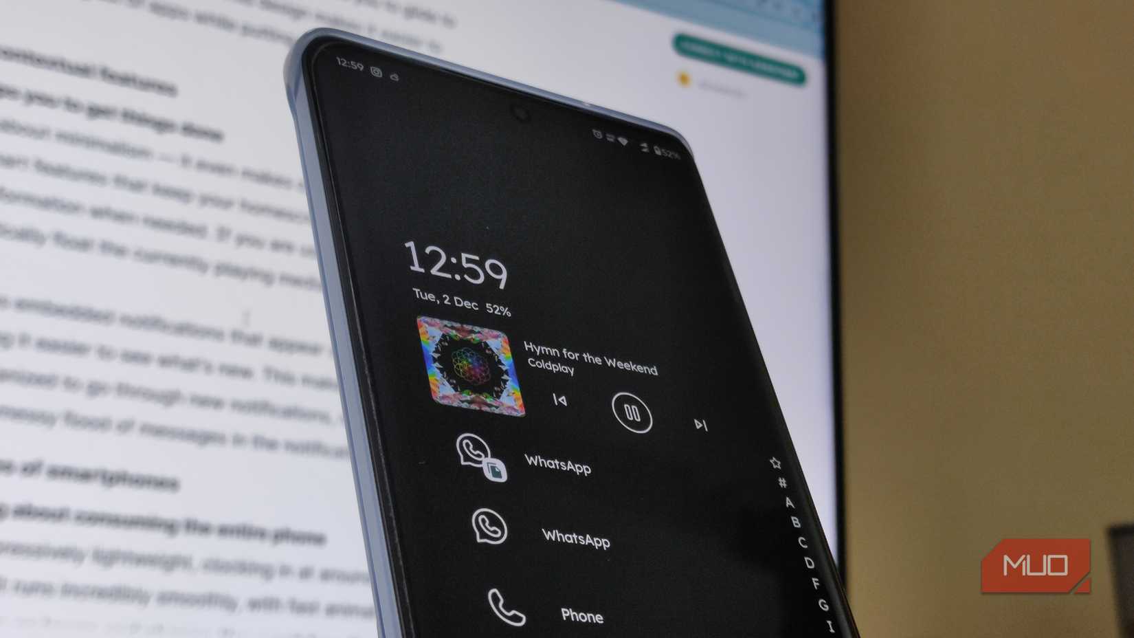 Music player widget in Niagara home screen.