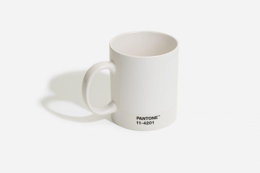 A Pantone mug finished in Cloud Dancer