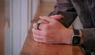 Pebble's latest wearable records your fleeting thoughts, and isn't a smartwatch