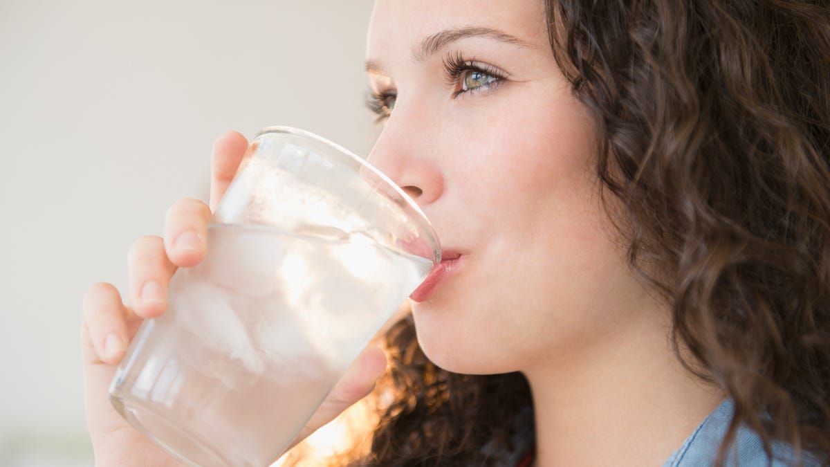 You're Probably Not Drinking Enough Water. This Is What a Registered Dietitian Recommends